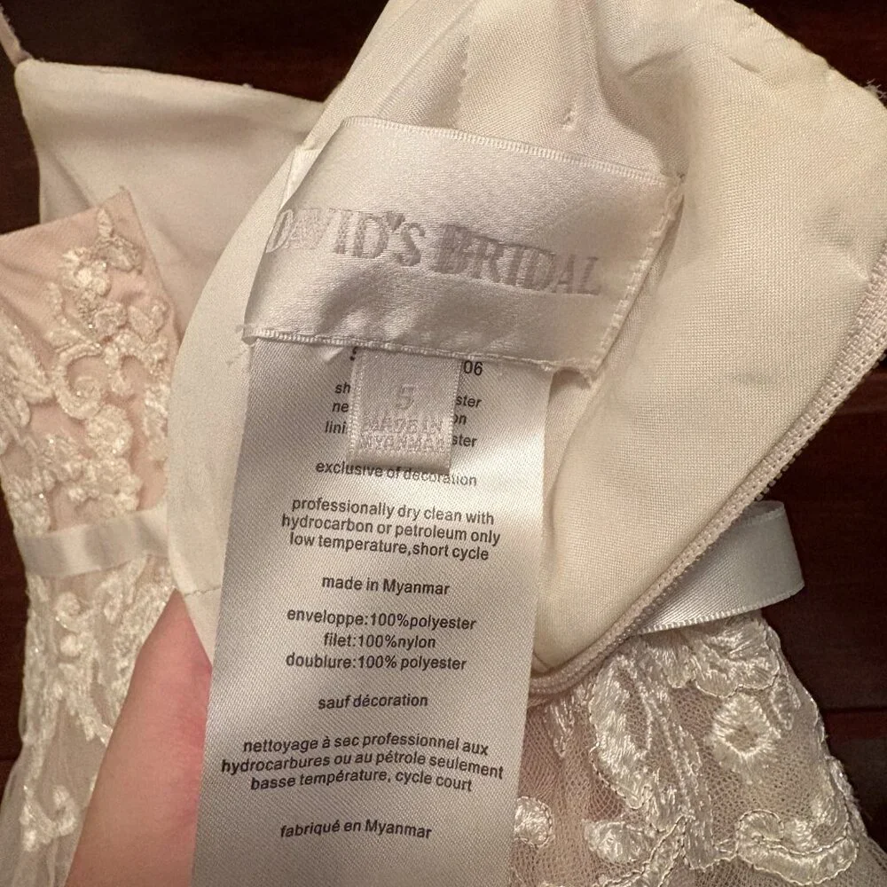David's Bridal Girls' Ivory Lace & Tulle Formal Dress - Picture 4 of 5
